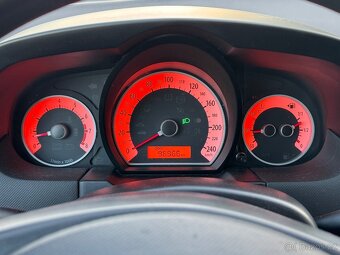 Kia Ceed 1.4i Combi / 96700km / tažné / dvě sady kol / klima - 12