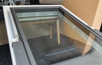 Prodám střešní okna IGOV N22 66 x140 cm (4 ks) - nová - 12