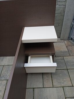 Prodám manželskou postel + Dva noční stolky - 12