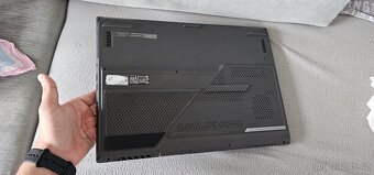 ASUS ROG Strix G17 - 12