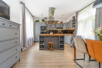Prodej rodinného domu o dispozici 4+kk v Náchodě - 12