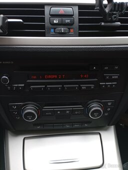 BMW 320D xDrive - 12