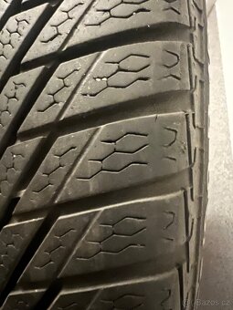 4 zimní pneu na plecháčích - 185/60 R15 Nokian a Continental - 12