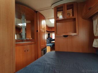 HOBBY 495 UFe č.703. Pro 4. Fr. postel. Sprcha. Rok 2007. - 12