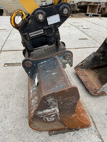 CAT 302.7 DCR POWERTILT - 12