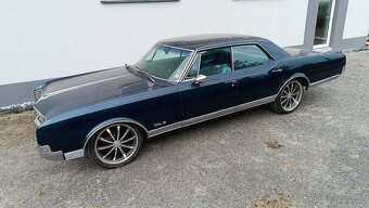 Oldsmobile delta 88 - 12