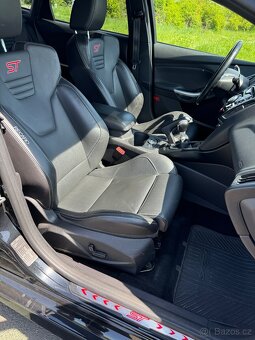Ford Focus ST - 12