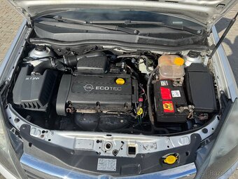 Opel Astra H 1,6i 77kW, poloautomat - 12