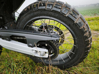 Aprilia Tuareg 660 - 12