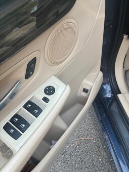 BMW 218d Active Tourer DPH 247t.km kůže 30.4.2015 4,1l - 12