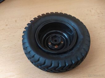 Různá kola na RC modely 1:10 - 12