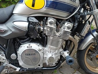 Yamaha xjr 1300 - 12