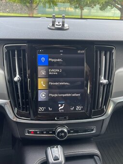 Prodám Volvo V90 D4 AWD - 140 Kw - 12