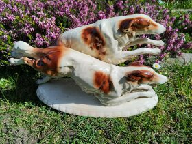 Staré porcelánové sousoší psů - 12