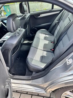 Mercedes Benz C200 - 12