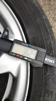 Pěkná alu kola R15 originál škoda 5x100 - 12