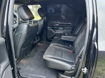 Dodge RAM Night-paket, 2022, 5.7l, TOP stav - 12