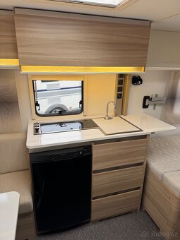 Adria Altea 472 PU ~ Francouzská postel - 12