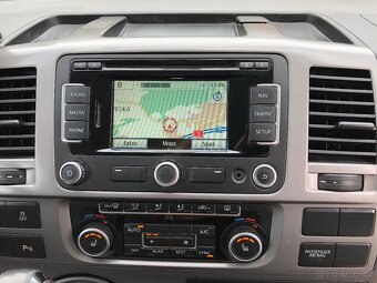 VW Caravelle T5 Comfortline, barva Silber Multivan - 12