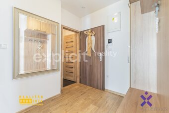 Prodej bytu 3+kk 65 m2 s vlastní zahradou 127 m2 a dvěmi stá - 12