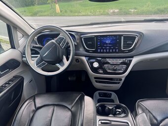 Chrysler Pacifica 3,6 DVD LIMITED ADAPT 8 míst 2017 - 12