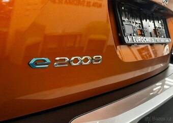 Peugeot 2008 GT 50kWh Zaruka 1rok 100 kw - 12