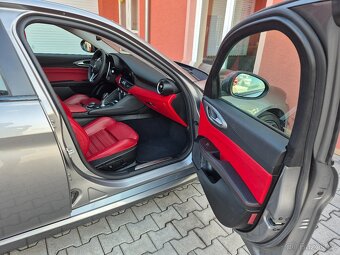Alfa Romeo Giulia 2.0 Turbo Veloce - 12