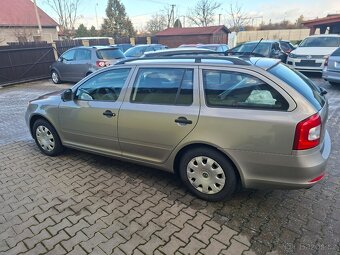 ŠKODA OCTAVIA COMBI 1.4TSI - 12