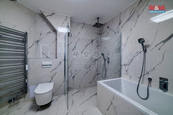 Prodej bytu 4+1, 121 m², Cheb, ul. Májová - 12