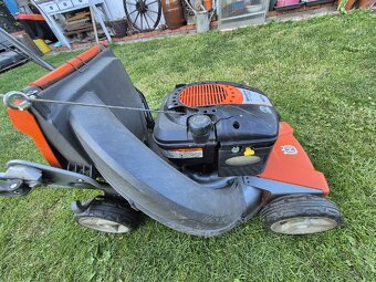Sekacka Husqvarna záběr 48cm s pojezdem. - 12