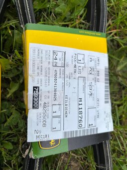 Zahradni trakturek John Deere stx 38 - 12
