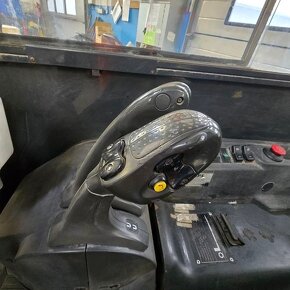 Nissan aku 1600kg třikolový - 12