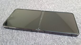 Samsung Galaxy Z Flip 4 8/256GB s chybou LCD - 12