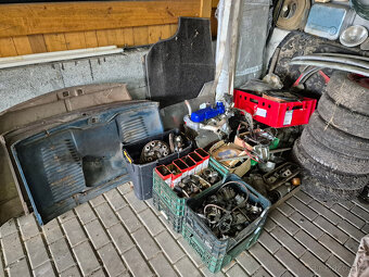 fiat 600 motor + díly (prodam jako celek) - 12