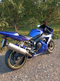 Yamaha YZF-R1 - 12