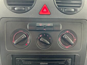 Volkswagen Caddy MAXI 1.6i 75kW, 5.MÍST, TAŽNÉ, SERVISKA - 12