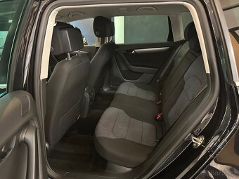VW PASSAT VARIANT B7 2.0TDI 103KW COMFORT. LED TAŽNÉ NAVI - 12