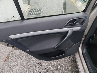 Škoda Octavia
2.0TDI scout - 12