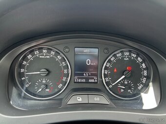 ŠKODA RAPID SP 1.6TDI 77KW SPORT PANORAMA NAVI XENON - 12