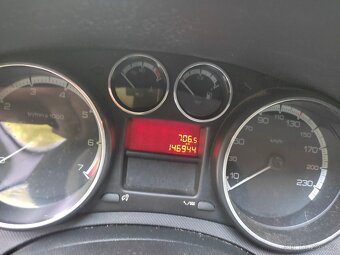 Peugeot 308 1,4 70 kw rok 2009 najeto 147000 - 12