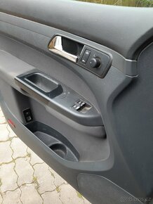 Volkswagen Touran 1.6 FSI - 12