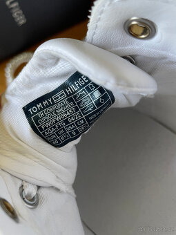 Bílé kožené tenisky Tommy Hilfiger, vel. 40 - 12