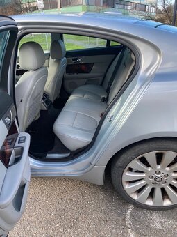 Jaguar XF 2.7 V6 152KW pohonX2 - 12