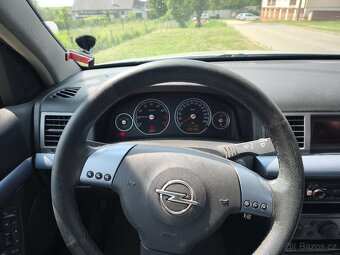Opel Vectra GTS 1.8i 90kw rv 04 - 12