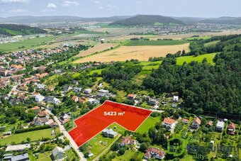 Prodej pozemky pro bydlení, 1 416 m2 - Hradčany, ev.č. 00689 - 12