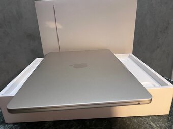 MacBook Air 13,6 M2 [8gb/256gb] záruka - 12