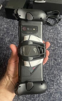 Telefon Asus ROG Phone 6 + komplet herní příslušenství. - 12
