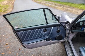 Porsche 911 Carrera 3.2 - 12