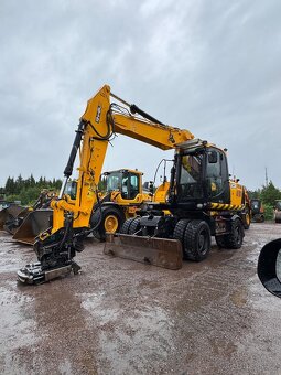 Kolový otočný bagr JCB JW170 E - 12