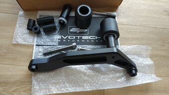 Ducati Monster 937 padáky Evotech - 12
